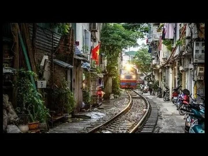 Hotspot Matrix và 2 kiểu áo hot nhất hè này: Giá chưa đến 100k mà giúp vóc dáng thon thả